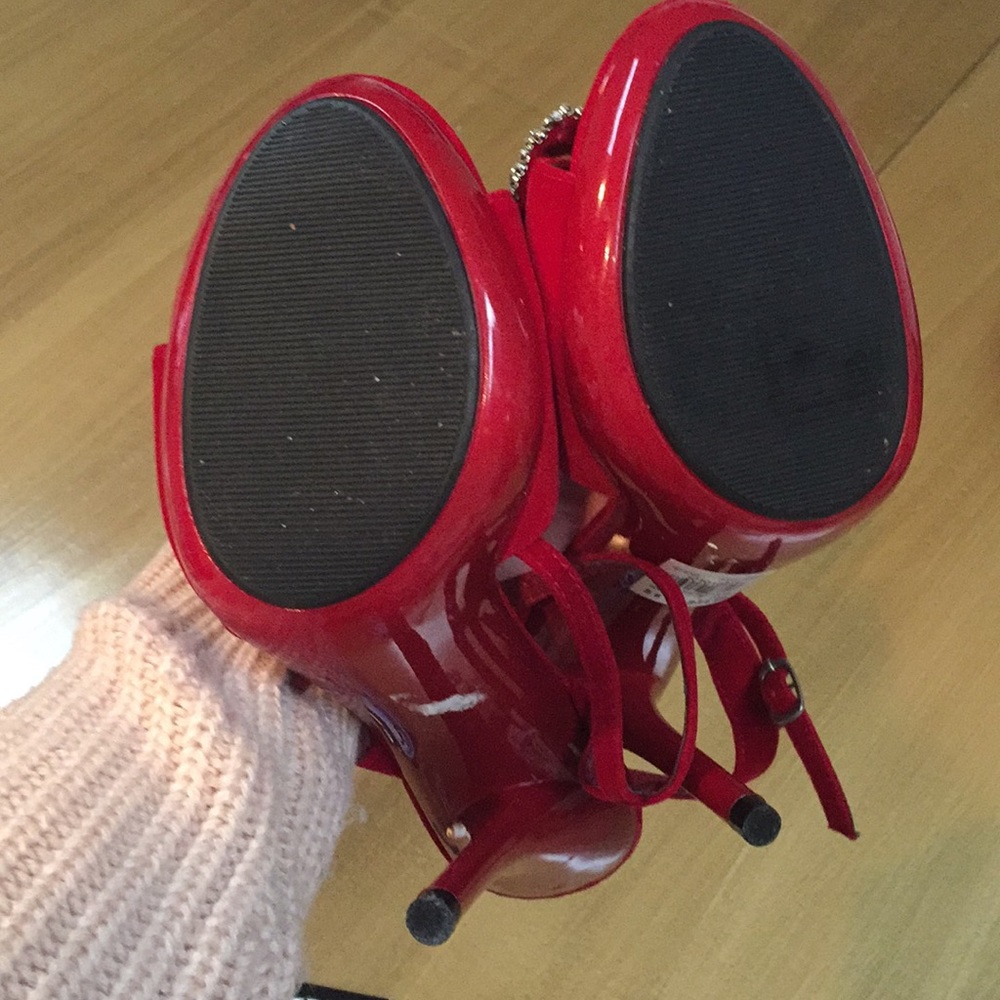 Red heels 👠 - Picture 3 of 3